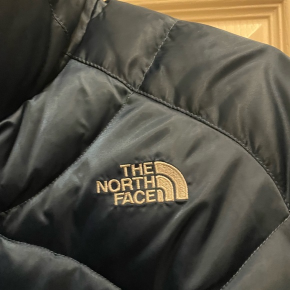 North Face puffer jacket - Picture 4 of 5
